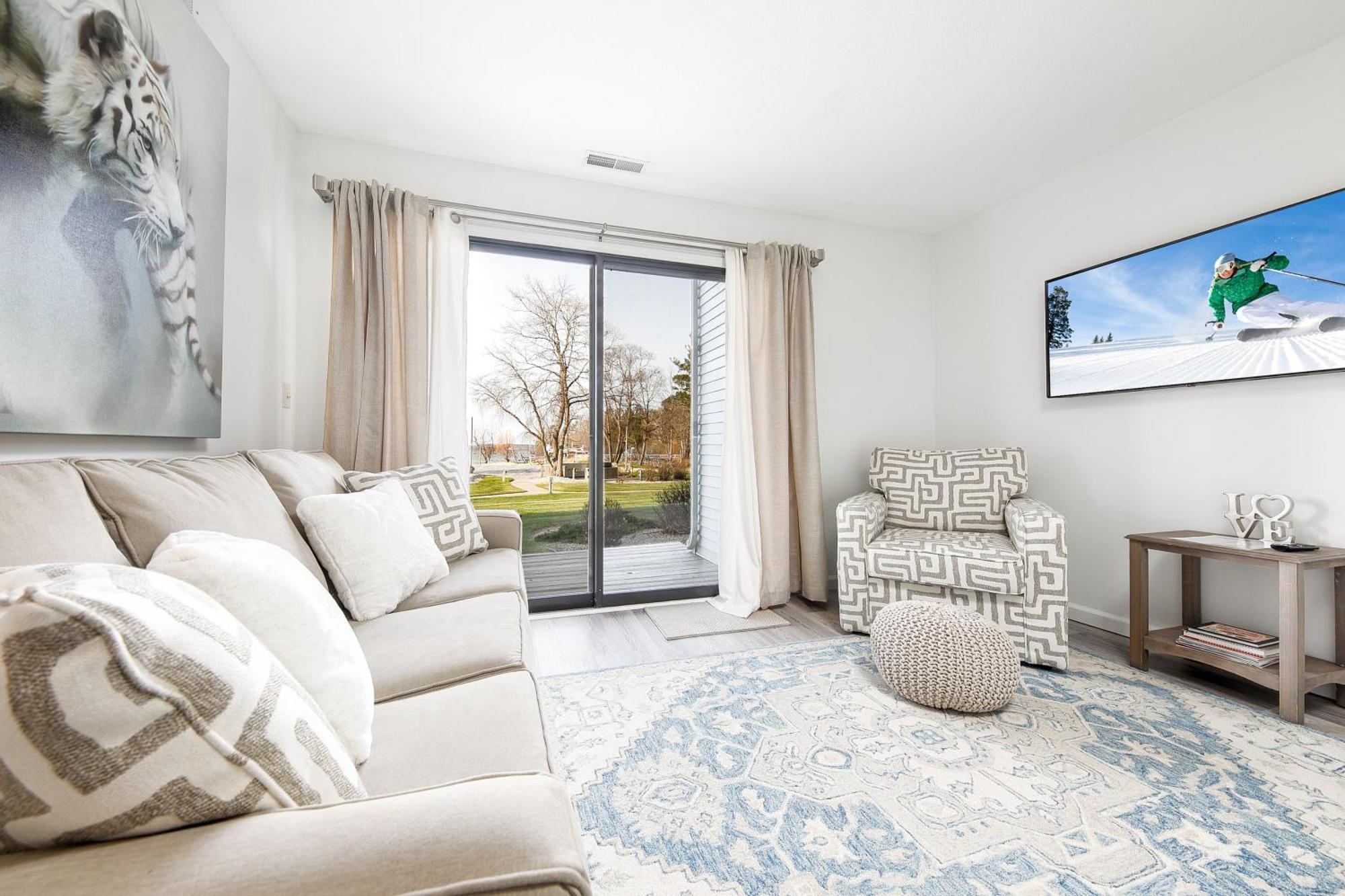 Gorgeous 2 Bedroom Lake View Condo Traverse City Exterior foto